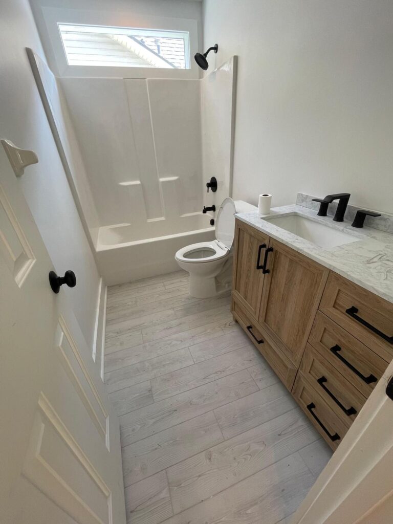 Bathroom Remodeled by Pyramid Flooring - Ceramic tile Installation