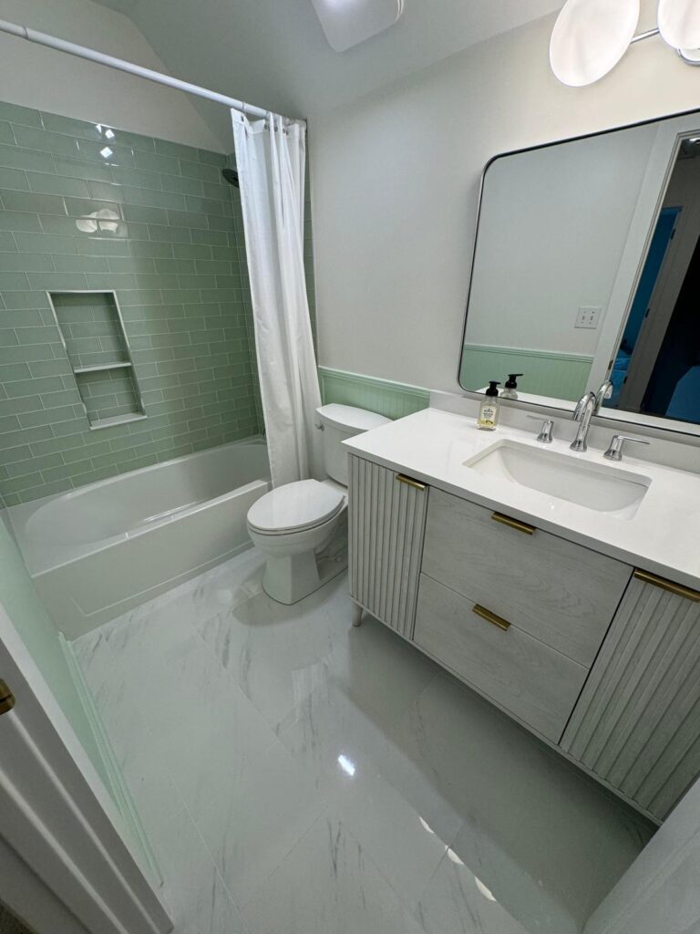 Bathroom Remodeled by Pyramid Flooring - Ceramic tile Installation